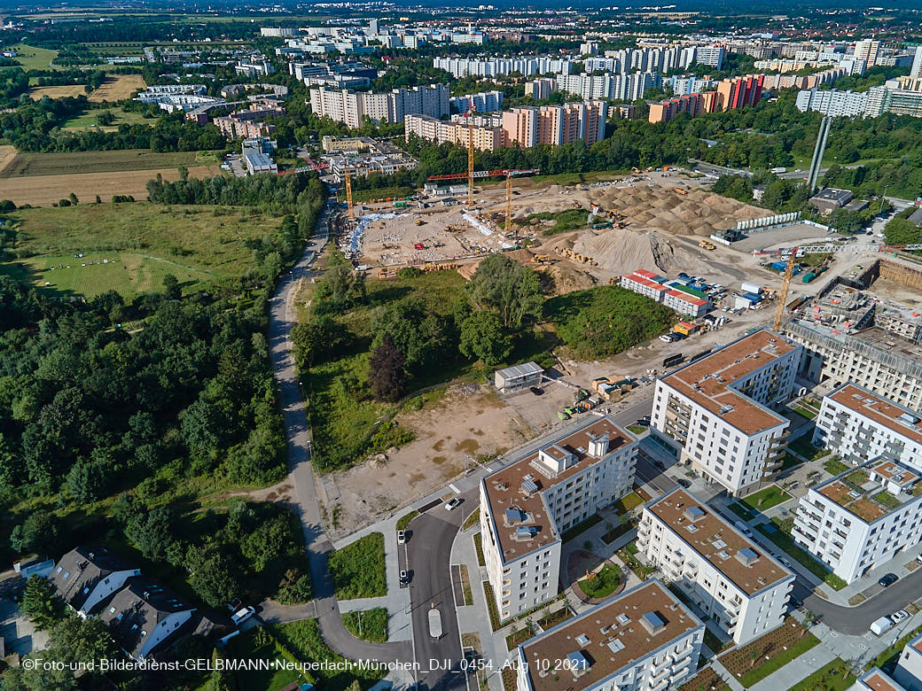 09.08.2021 - Luftbilder von Pandion Verde in Neuperlach am Truderinhger Wald