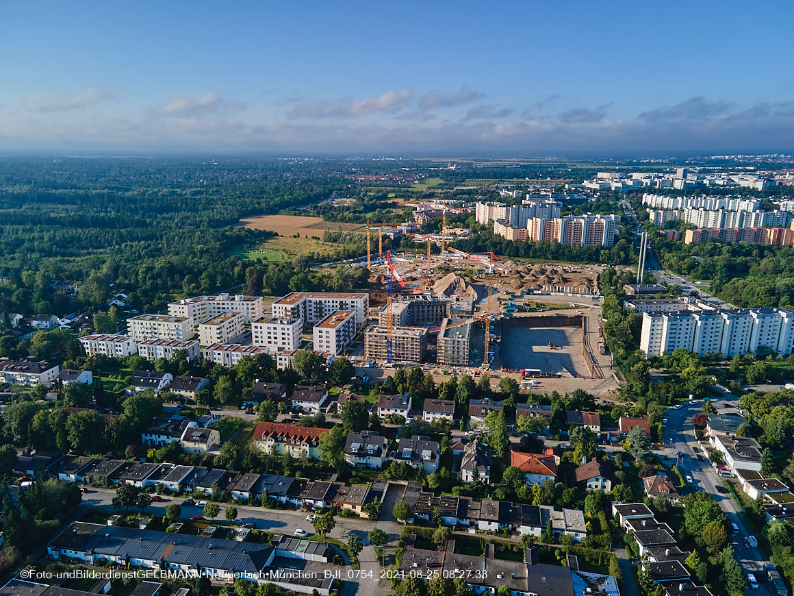 25.08.2020 - Luftaufnahmen vom Alexisquartier in Neuperlach in südlicher Richtung