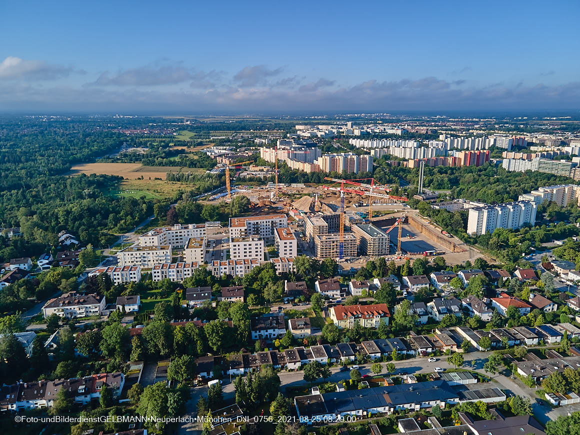 25.08.2020 - Luftaufnahmen vom Alexisquartier in Neuperlach in südlicher Richtung