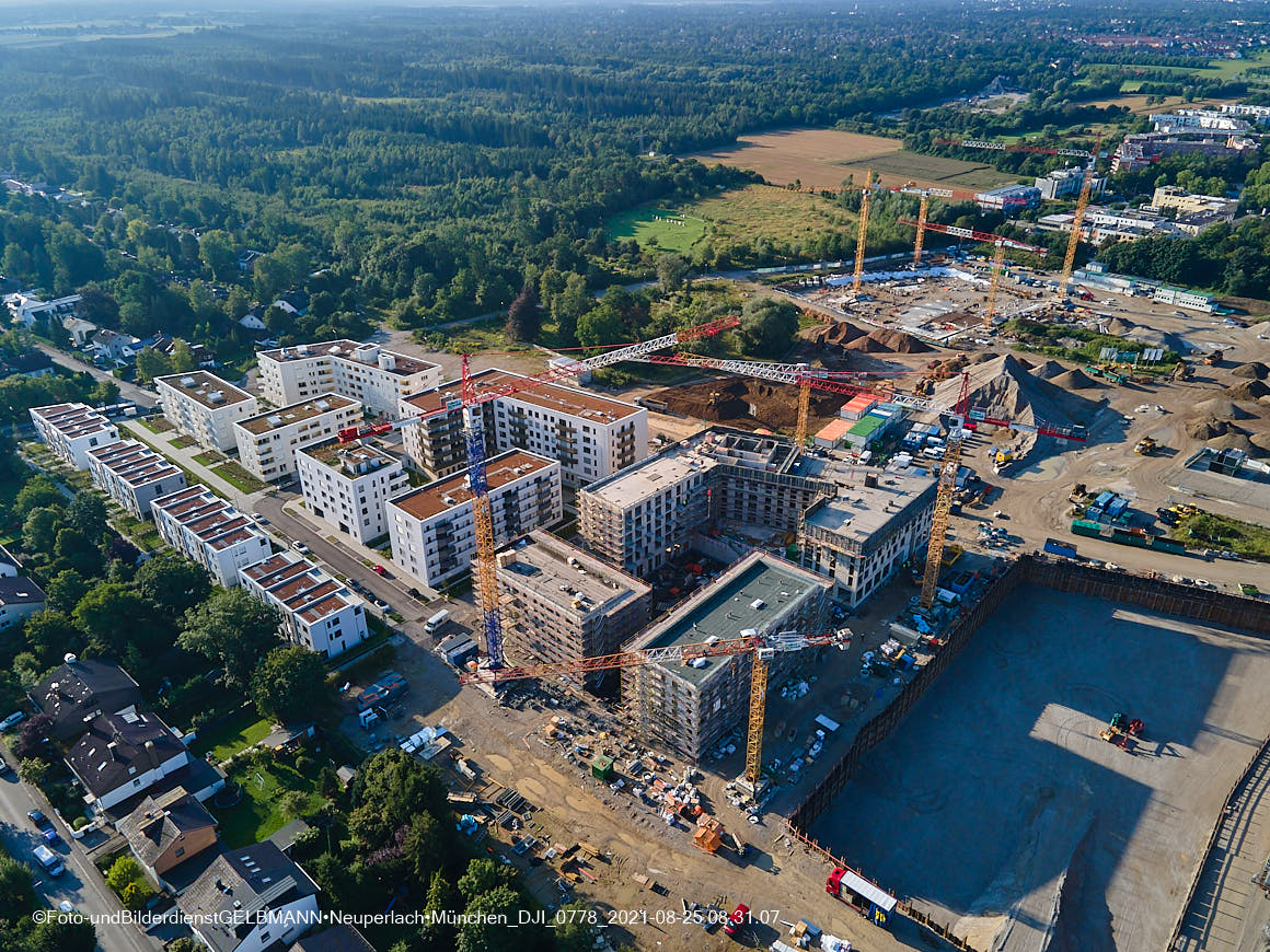 25.08.2020 - Luftaufnahmen vom Alexisquartier in Neuperlach in östlicher Richtung