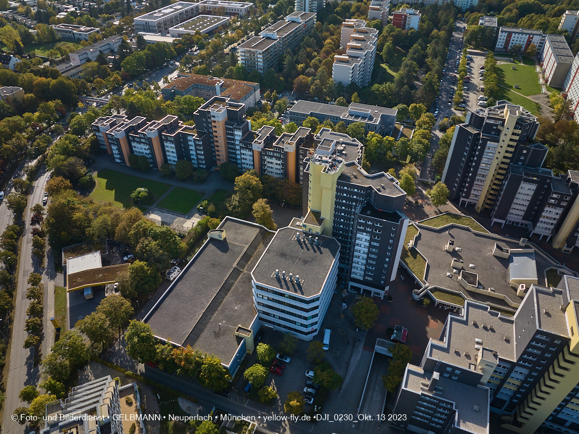 13.10.2023 - unser Marx-Zentrum und Wohnanlage Karl-Marx-Ring 52-62 in Neuperlach