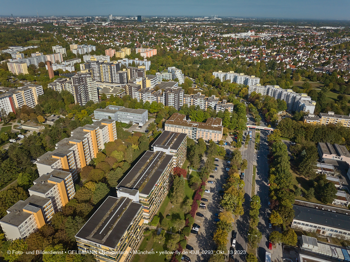 13.10.2023 - unser Marx-Zentrum und Wohnanlage Karl-Marx-Ring 52-62 in Neuperlach