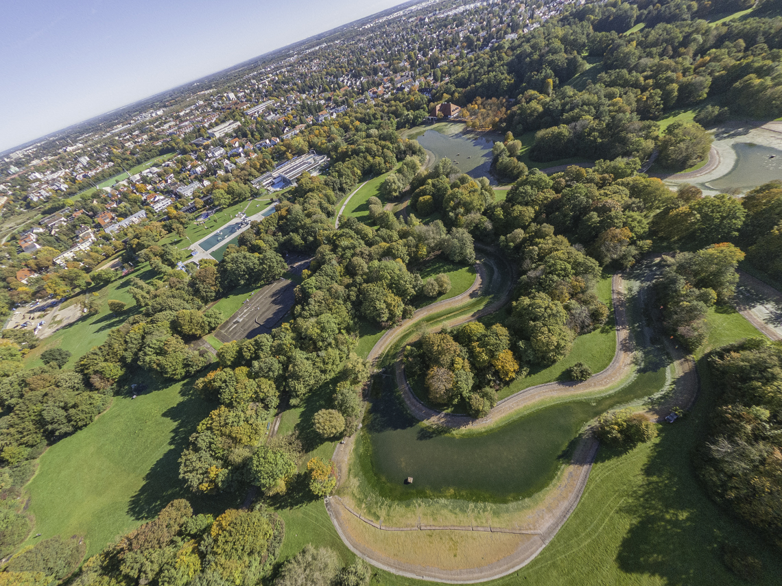 09.10.2024 - Baustelle Geothermie undn Ostpark mit See in Berg-am-Laim