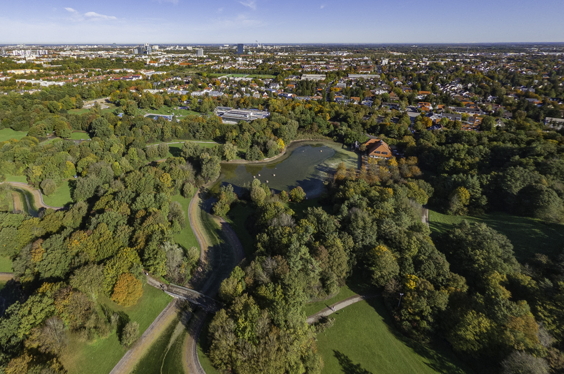 09.10.2024 - Baustelle Geothermie undn Ostpark mit See in Berg-am-Laim