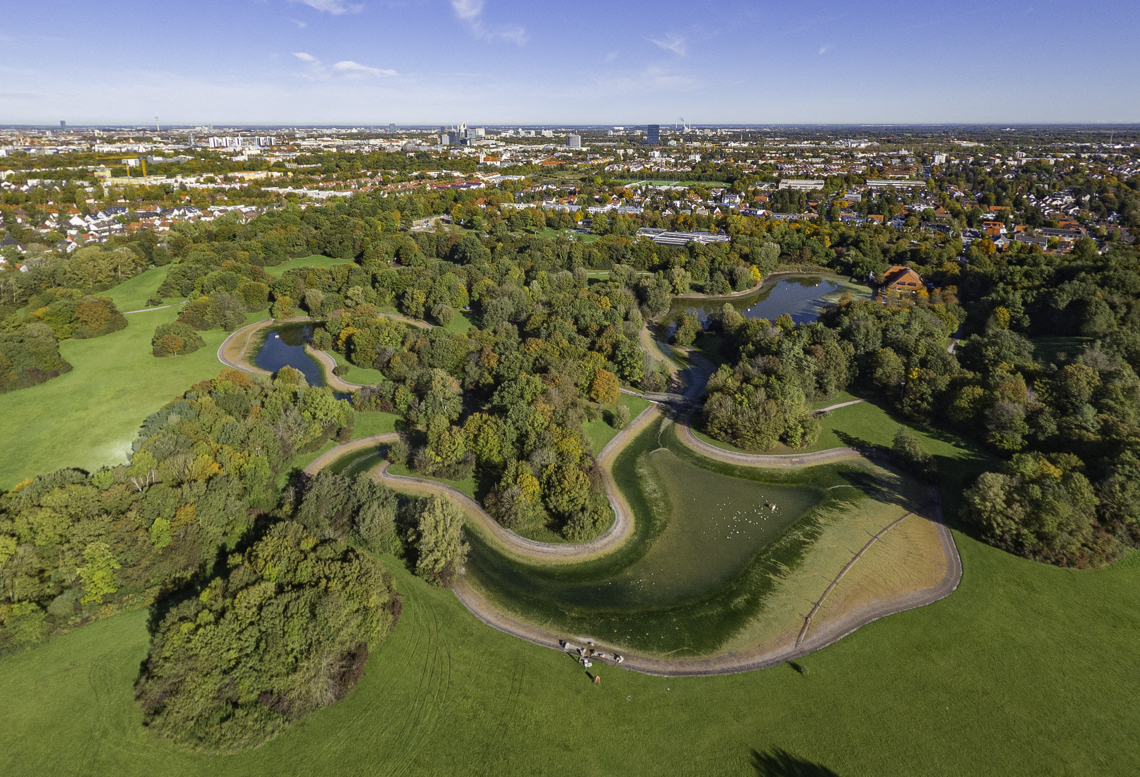 09.10.2024 - Baustelle Geothermie undn Ostpark mit See in Berg-am-Laim