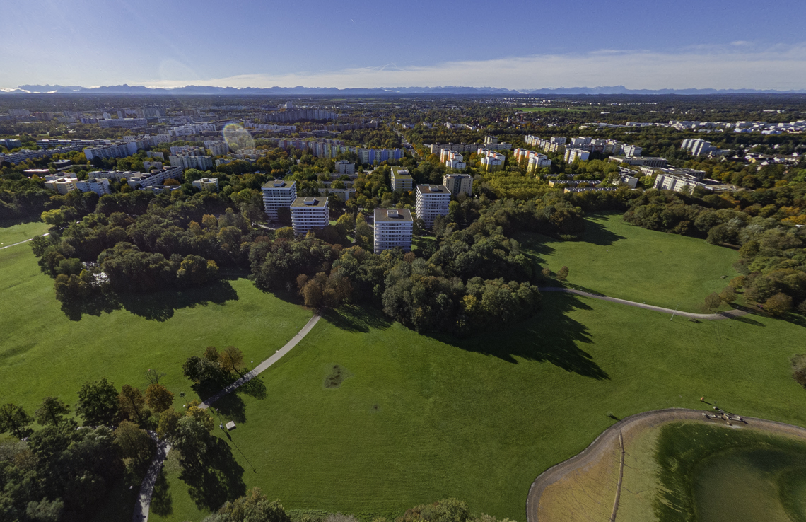 09.10.2024 - Baustelle Geothermie undn Ostpark mit See in Berg-am-Laim