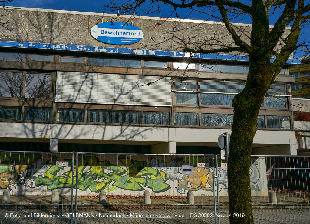 14.11.2019 - Das Quiddezentrum kurz vor dem Abriss in Neuperlach
