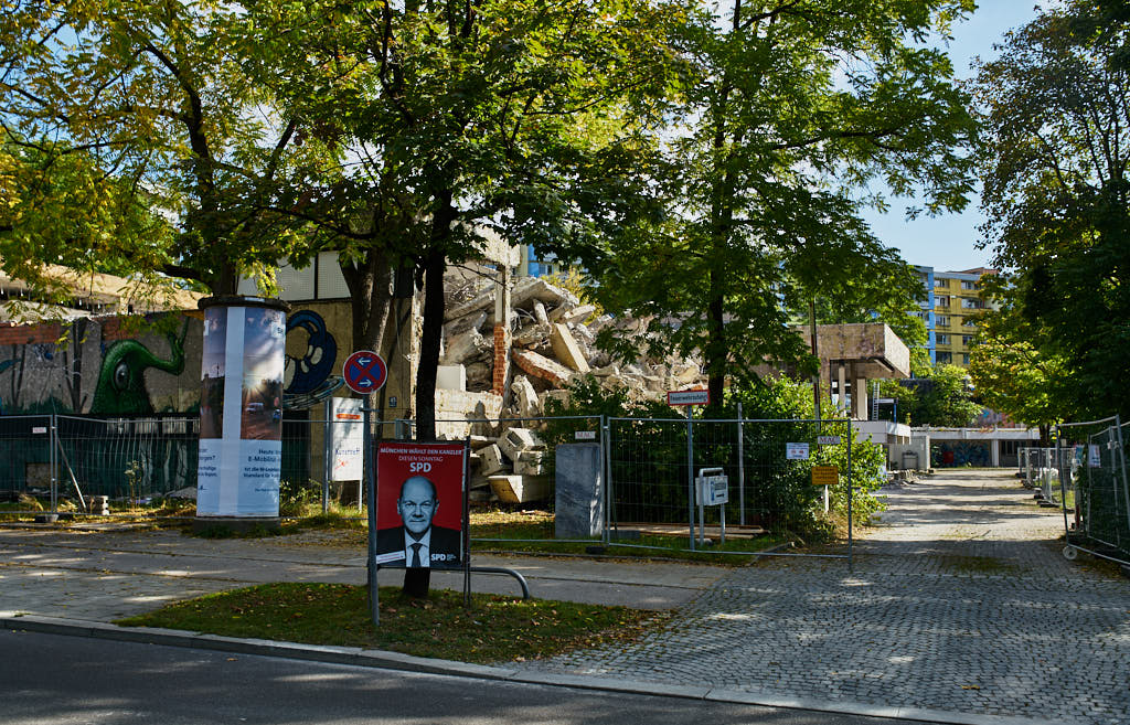 24.09.2021 - Abrissbegin des Quiddezentrums in Neuperlach