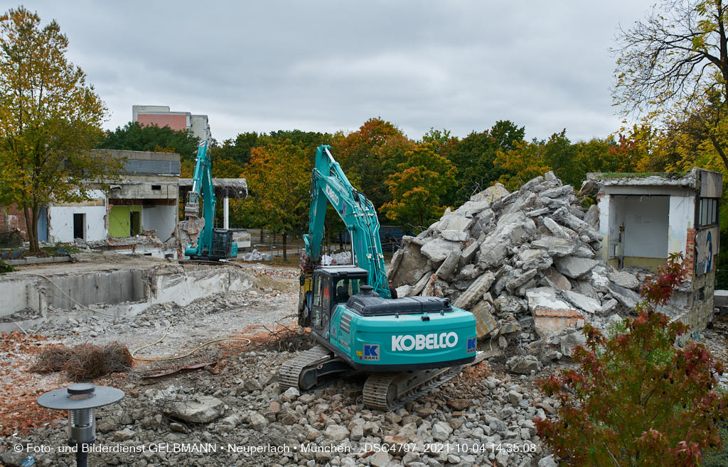 04.10.2021 - Abrissarbeiten am Quiddezentrum in Neuperlach