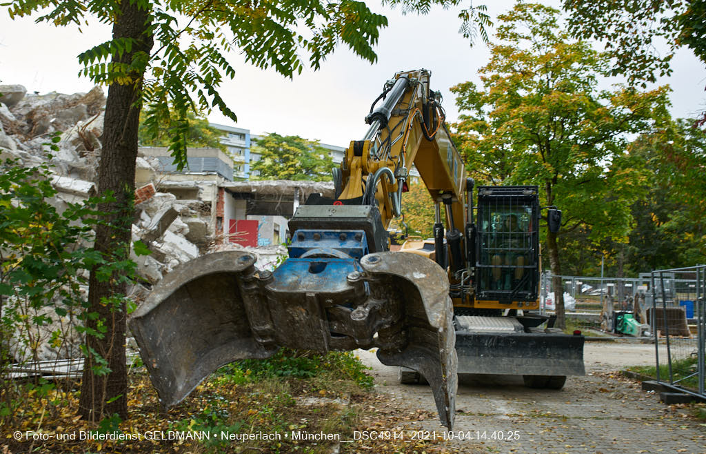 04.10.2021 - Abrissarbeiten am Quiddezentrum in Neuperlach