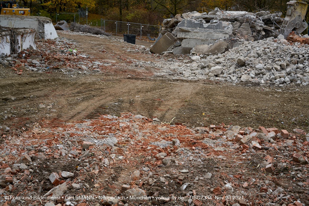 03.11.2021 - Abriss vom Quiddezentrum in Neuperlach