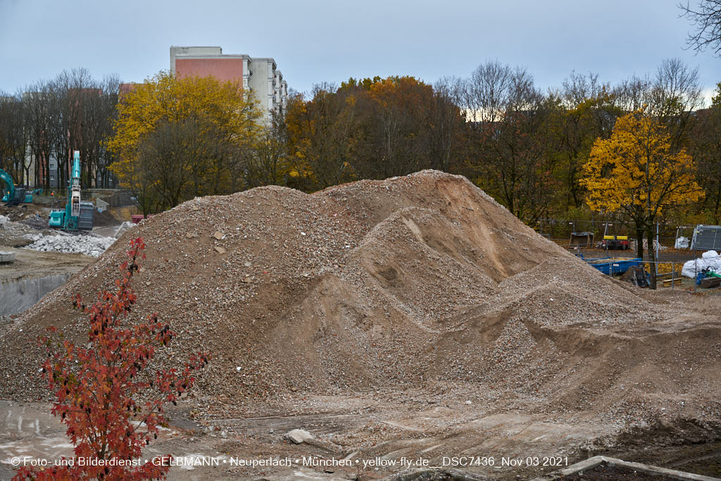 03.11.2021 - Abriss vom Quiddezentrum in Neuperlach