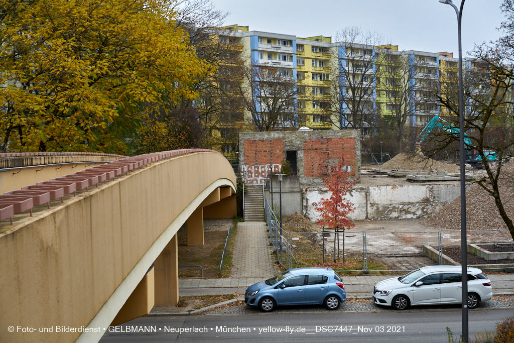 03.11.2021 - Abriss vom Quiddezentrum in Neuperlach